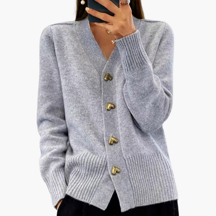 Stella | Elegante Strickjacke mit Herzknöpfen