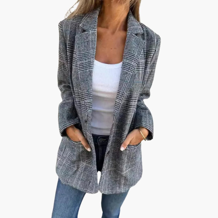 Carina | Lässiger Karo-Blazer mit Revers