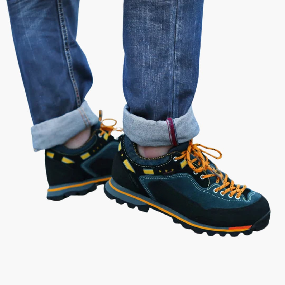 Herren-Wanderschuhe mit Schnürverschluss und strukturierter Außensohle