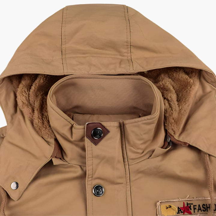 Herrenjacke mit Stehkragen und mehreren Taschen