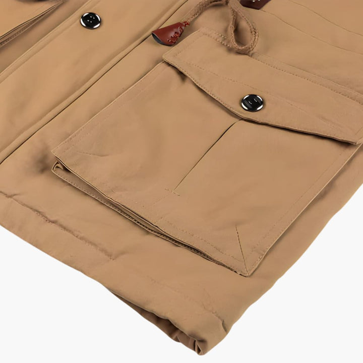 Herrenjacke mit Stehkragen und mehreren Taschen