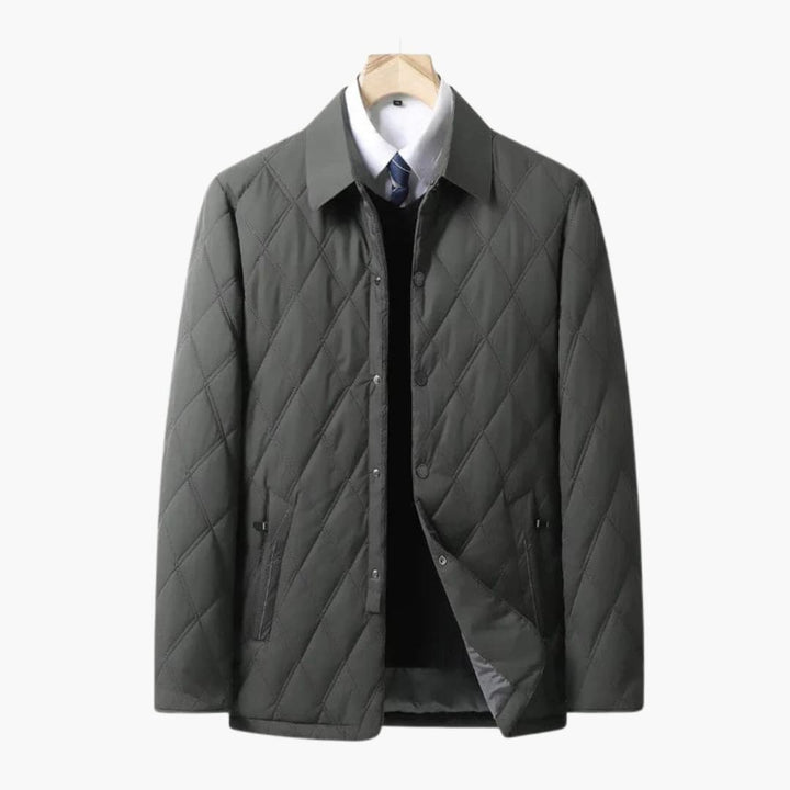 Herrliche gesteppte Jacke mit Druckknopfverschluss und Kentkragen